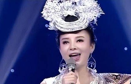 7年前，盲人歌手刘赛不顾反对嫁到农村，今丈夫成为她的骄傲！|央视春晚|龙船调|云飞|春晚|婚姻