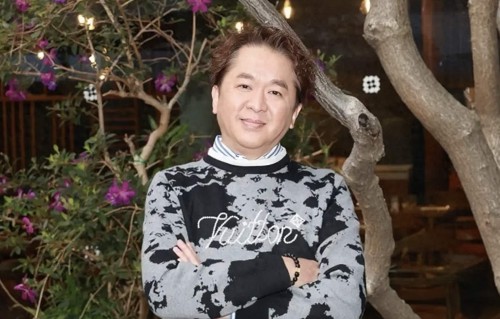 香港知名男星身患重病，已提前订立遗嘱，三位女友均分得上亿遗产 