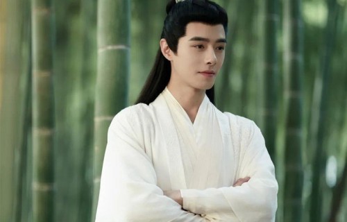 《凡人修仙传》之后，杨洋再携武侠新作登场，正午阳光挑他饰演展昭