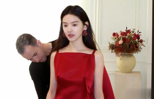 章若楠演技:争议与认可交织的成长之路|时尚芭莎|桑延|难哄|悲伤逆流成河|顾森湘