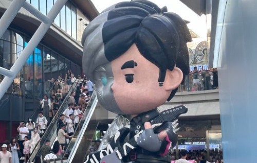 赴一场青春之约：当“耳机里的周杰伦”终于走到眼前|Mine Mine|女孩|邻座|童年|磨钝