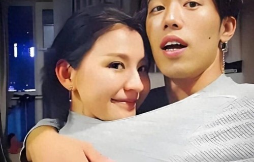 39岁热依扎近况曝光！与周游分手后未婚生女，如今被传疑似怀二胎 