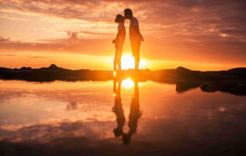 跟亲家来往，这4句话尽量别说，很掉价，对子女没有一点好处