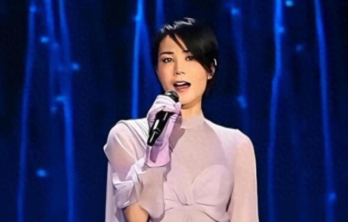王菲去印度闭关21天，谢霆锋推掉3个代言，理由是要陪她静音