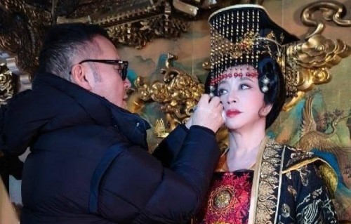 刘晓庆再演武则天，短剧中气场不减