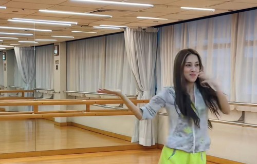 陈凯琳舞姿从容完胜黄灿灿,节奏稳健不惧萌娃场内跑动干扰