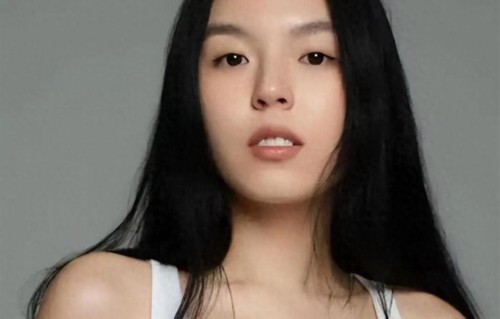 李咏离世8年，23 岁女儿误入歧途，曾经的星二代现状让人唏嘘