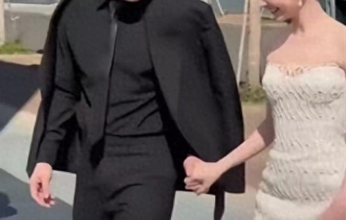 毛晓彤告别两段情伤，与张彬彬同框，幸福真的来了？