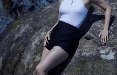 汪峰是不是糊涂啊？这么绝色的美人怎么舍得拱手让人呢
