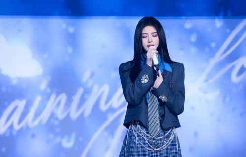 5万块的皮包公司，5000万的收入，深扒鞠婧祎背后各路资本