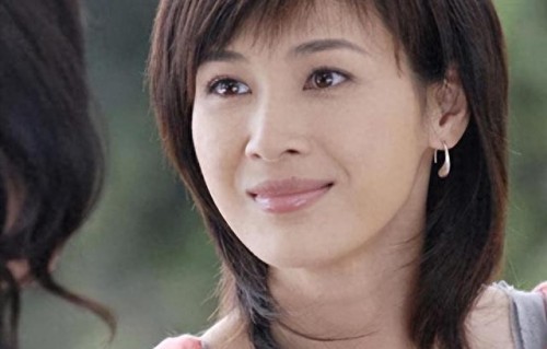 章若楠和谭松韵同样演童蕾女儿，不比不知道，一比吓一跳！ 