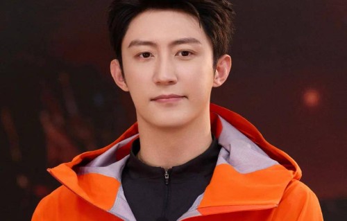 黄景瑜王玉雯双方否认恋情！聚会细节被扒于适在场，带了一箱茅台