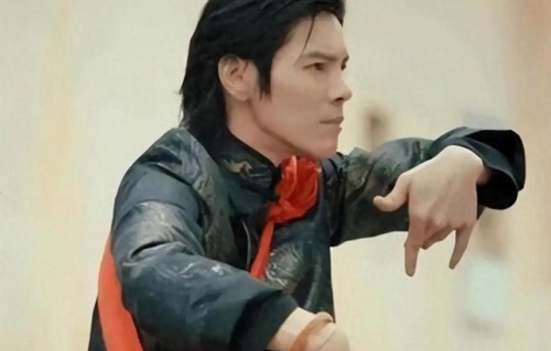 向太也没想到，自己那指望不上的儿子向佐，如今竟把老脸都丢光了