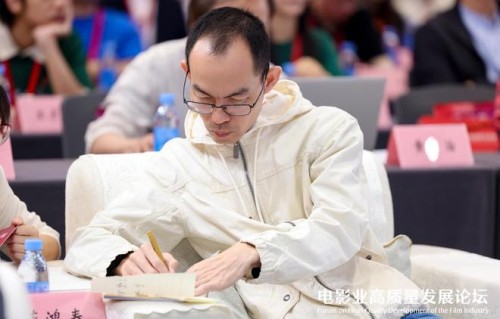票房破8亿！《给阿嬷的情书》导演主演现身深圳文博会：拍摄前走访300余个华人家庭