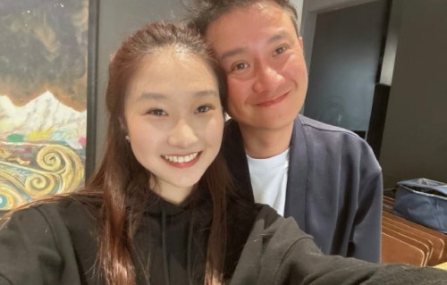 公众和网友对演员文章开面馆这件事，主要持哪几种不同的态度？|明星|人生|谋生|舆论|家乡