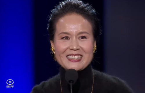 电影局调查《监狱来的妈妈》！汪涵姚晨已滑跪，周冬雨撕奖被冲