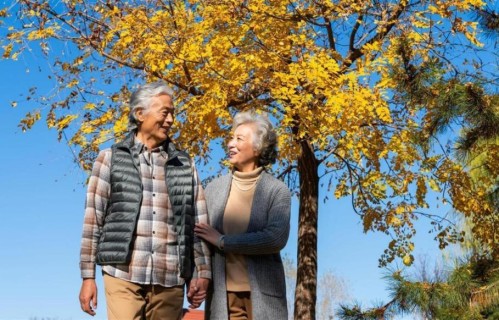 夫妻谁会先走？其实早有暗示：这4种人容易先掉队