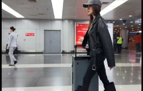 年近50的李小冉现在挑战唱跳舞台，她的心态和感受是怎样的？|演员唱跳|演员跨界|乘风2026|初舞台挑战|白皮