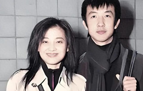 19年前，梅婷被养了6年的“软饭男”抛弃，如今两人差距一目了然 