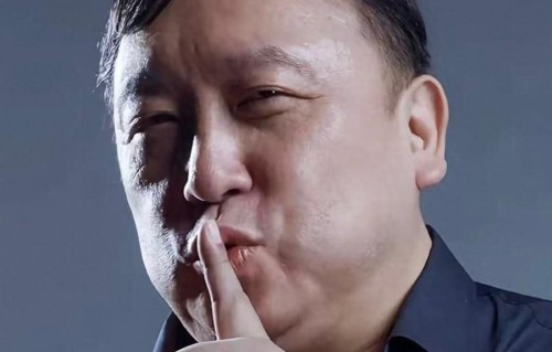 风流导演王晶，得罪半个娱乐圈，如今71岁生日赚回体面