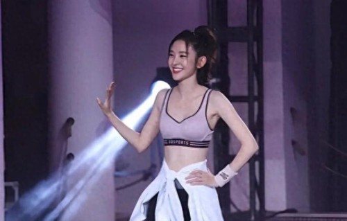 别被唐艺昕骗了！停工4年不是当阔太 是被产后怪病折磨到不敢见人