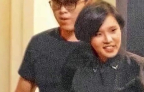 谢依霖谈三年停摆:丈夫重病、母亲抑郁，“当妈妈很幸福但不快乐”_新闻