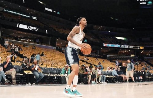 莫兰特又火了，但不是直播玩违禁品，而是在默默拯救一个生命 