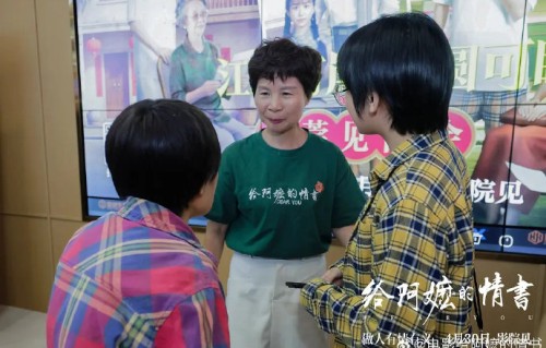 潮汕如姨在电影《给阿嬷的情书》中扮演了什么样的角色，表现如何？|电影剧情讨论|客栈|影片|英语|台词