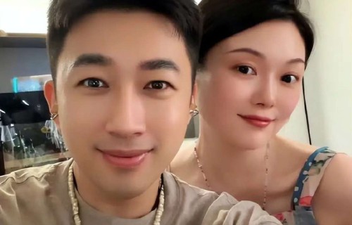 于正晒与晚晚的合照,回应网友质疑,称骂晚晚的人都是嫉妒她