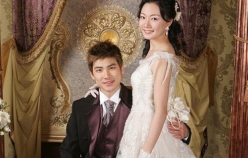 曝阿Sa闪婚20天就崩溃？经纪人火速辟谣：人家甜着呢！