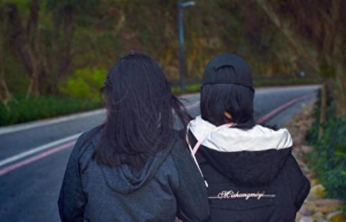 带大2娃的姥姥大实话：女儿再难，千万别抢着去带娃，事实太扎心