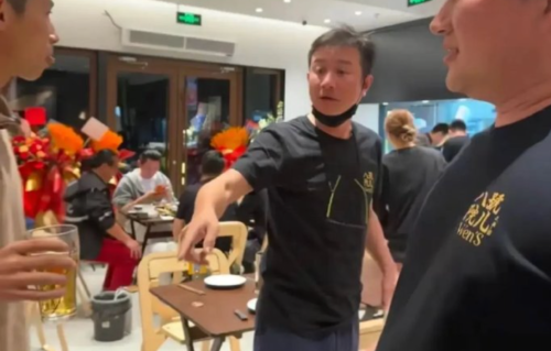 文章上海开陕西餐厅定价亲民 穿T恤亲自迎客被赞“没架子”