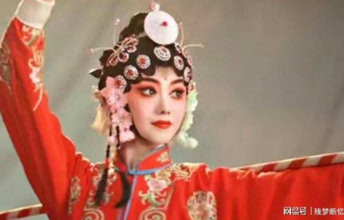 《主角》忆秦娥演杨排风爆红，米兰落泪、封潇潇下跪，全剧团震懵