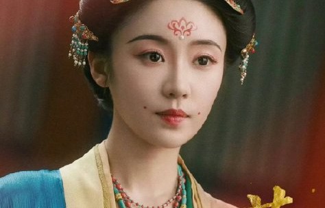张月在节目中和《莫离》里饰演的古装太妃，角色形象反差有多大？