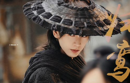 别人升咖他受讽！张凌赫能否靠两部待播剧，摘掉“粉底液将军”标签