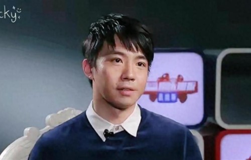 俞灏明说,当年我被大火烧伤后,圈内女友马上把我抛弃了