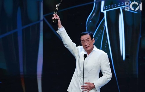 四十二年的光影轮回：梁家辉与金像奖的“千面”交响