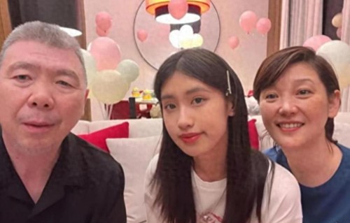 演都不演？徐帆回应离婚9个月后，冯小刚近况曝光，心思藏不住了 