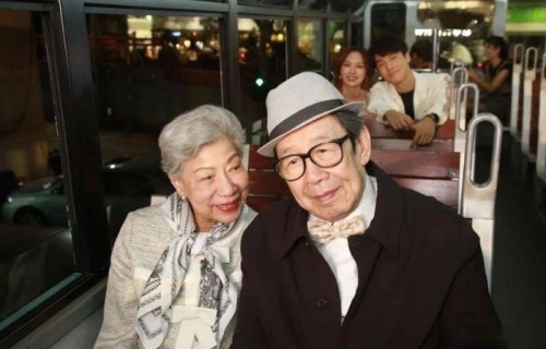 91岁老戏骨罗兰状态大好！曾与张国强母子相称，离开TVB后生活惬意