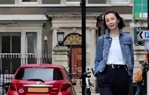 伦敦街头，偶遇张曼玉那个曾惊艳了时光的女人，如今活成了这样