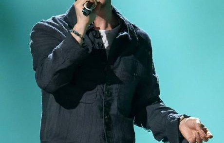 杨坤含泪淘汰追问：为何不让我多唱几首歌？|母亲的河|歌手2026|赛制|窦靖童|流量