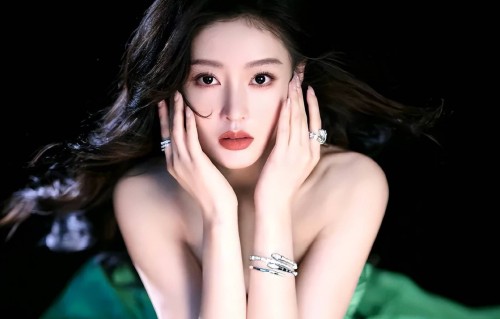 张天爱评论区沦陷！被曝卷入小三风波，华宵一晒出跟丈夫合照反击