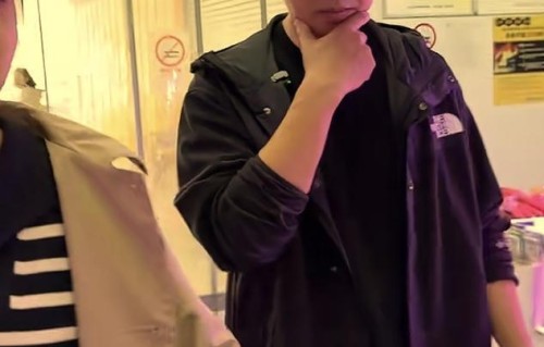 王一楠晒闺女十八岁生日，高鑫回家父爱爆棚！女儿容貌首曝光像姥姥