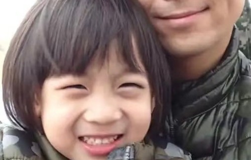Kimi的身高和气质是否遗传自父亲？
