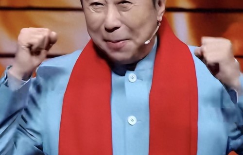 冯巩在人民日报公开发文，只字不提岳云鹏，却给岳云鹏提了个醒 