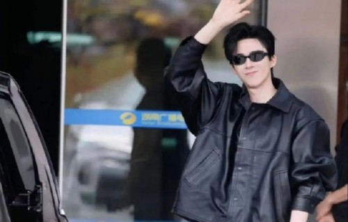 南京青奥体育公园体育馆用2999架无人机表演的具体含义是什么？