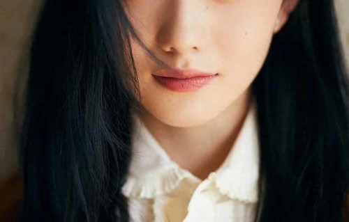 刘浩存：温柔中带性感、纯净里藏成熟‌的女人味