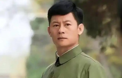 长得像李健的陈伟栋,第二次跟杨紫合作直接演反派孙佰一。|生命树|家业|垂类行业剧|非遗|搭档