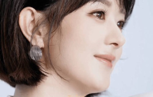 赵丽颖静候清秋与待播剧《在人间》有关吗？