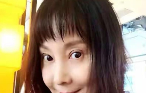 晴雯安雯现状：定居北京，丈夫去世后一直单身，57岁容貌大变